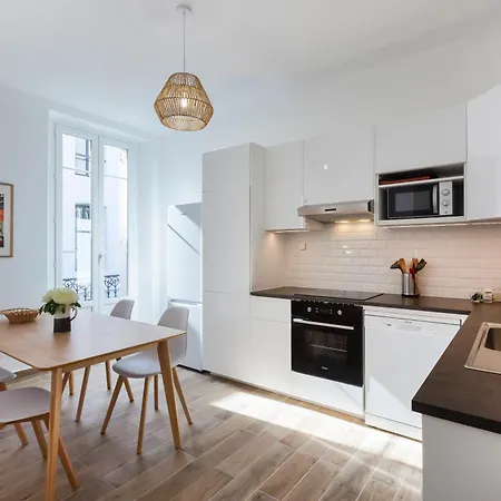 Centre, Climatise, Balcon, A Pied Apartment *