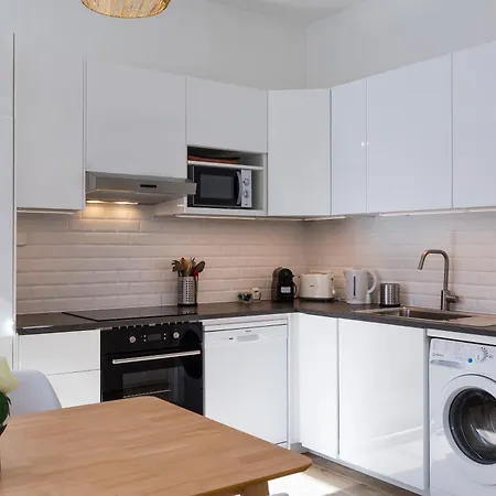 Apartment Centre, Climatise, Balcon, A Pied Cannes