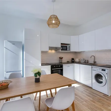 Appartement Centre, Climatisé, Balcon, à Pied Cannes